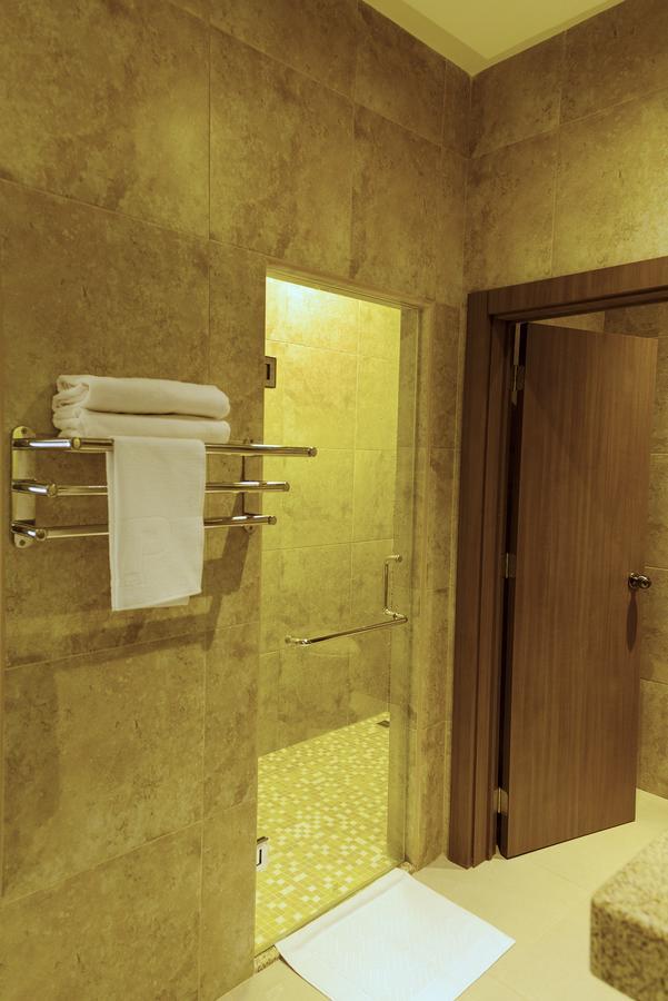 Np Hotel Y Suites Guayaquil Ngoại thất bức ảnh
