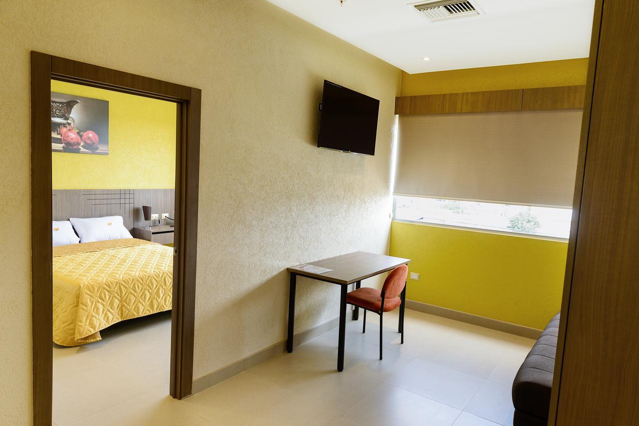 Np Hotel Y Suites Guayaquil Ngoại thất bức ảnh