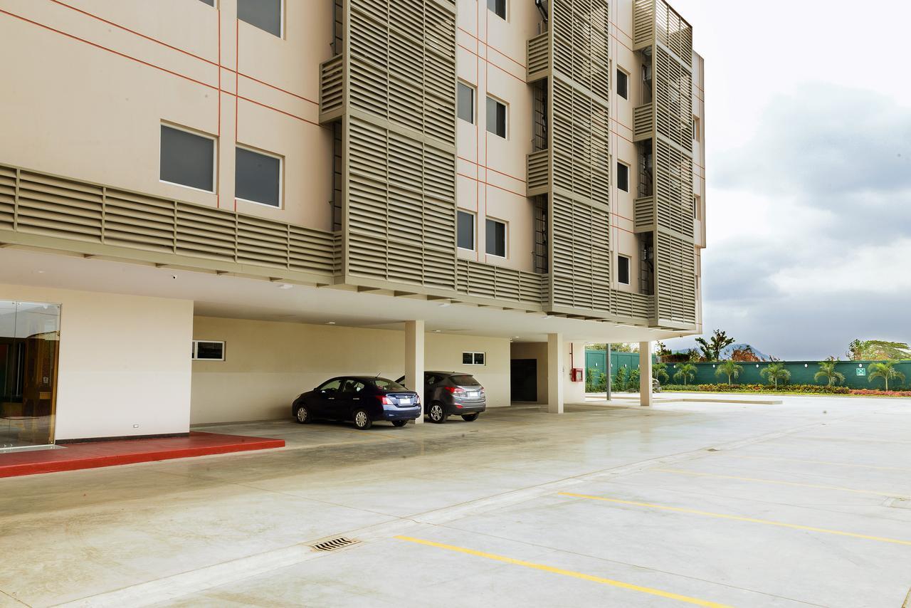 Np Hotel Y Suites Guayaquil Ngoại thất bức ảnh